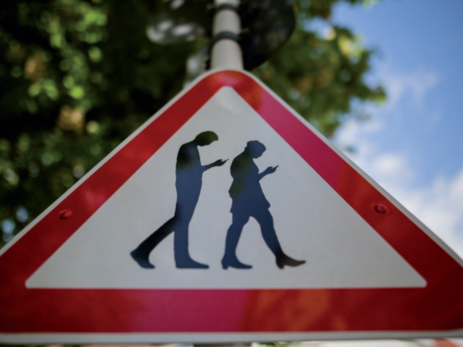 Deckblatt der Ausgabe: Digital ist besser? Die Leitperspektive Medienbildung in Schule und Unterricht